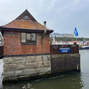  Holiday home The Boathouse